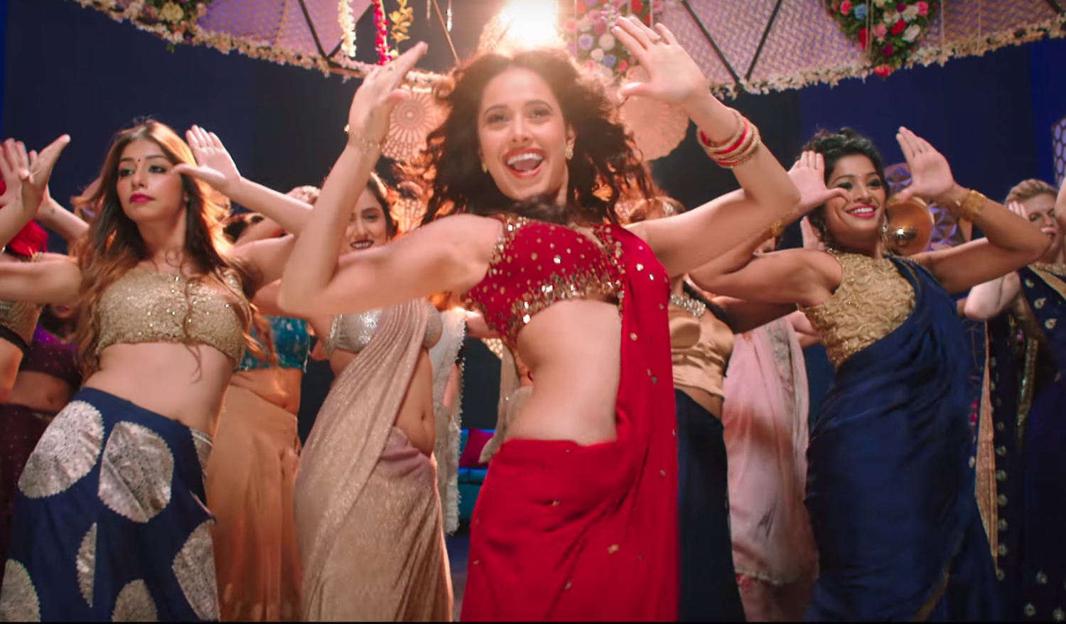 Nushrat Bharucha Sonu Ke Titu Ki Sweety Movie Song Stills Sonu Ke Titu Ki Sweety On Rediff Pages