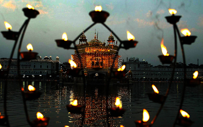 Golden Temple Diwali Pictures 2012 - www.proteckmachinery.com
