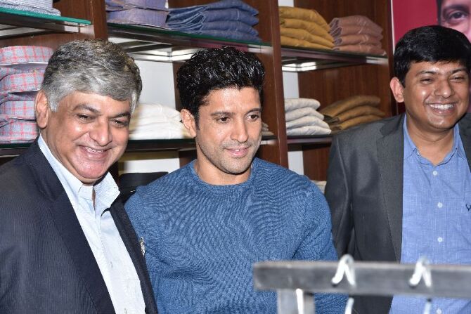 Linen Club Thane Store Launch by Farhan Akhtar