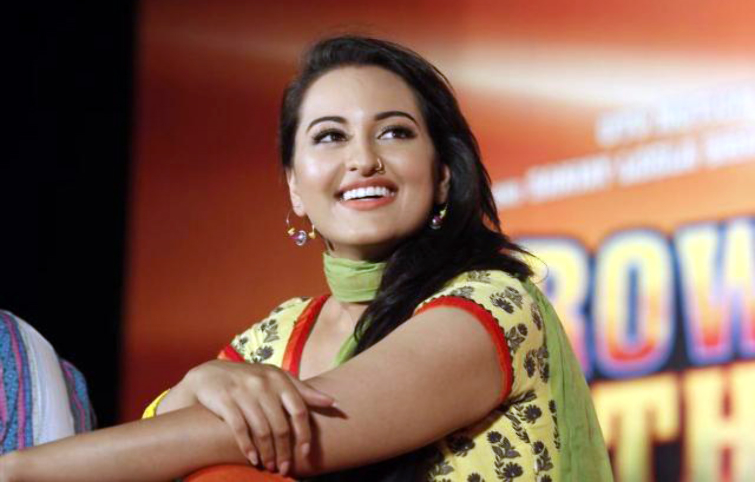 Sonakshi Sinha at film ROWDY RATHORE first look launch at BDD Chawl ...